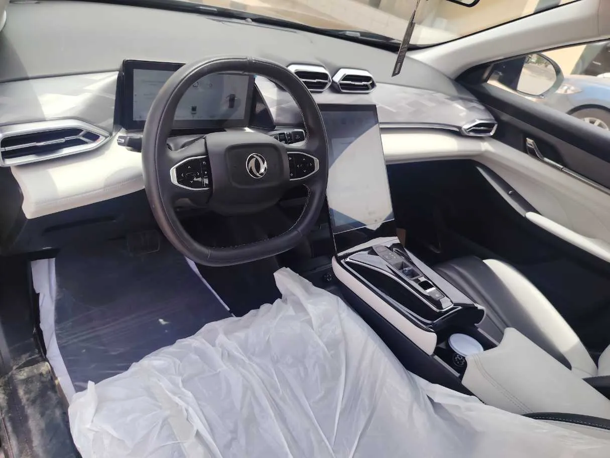Car image 13