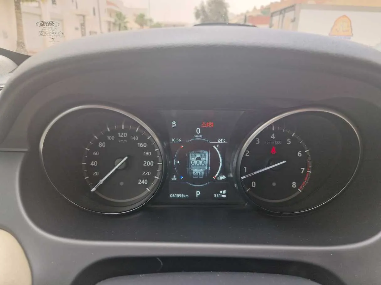 Car image 20