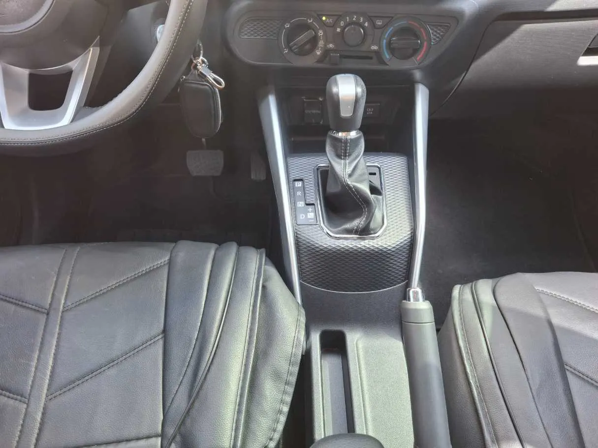 Car image 16