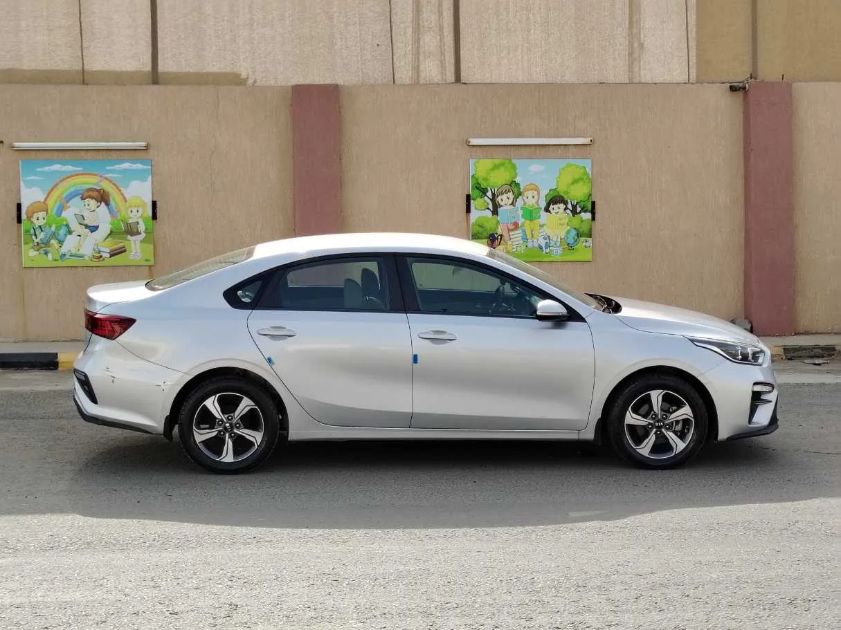 Car image 4