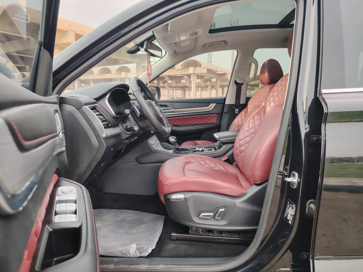 Car image 13