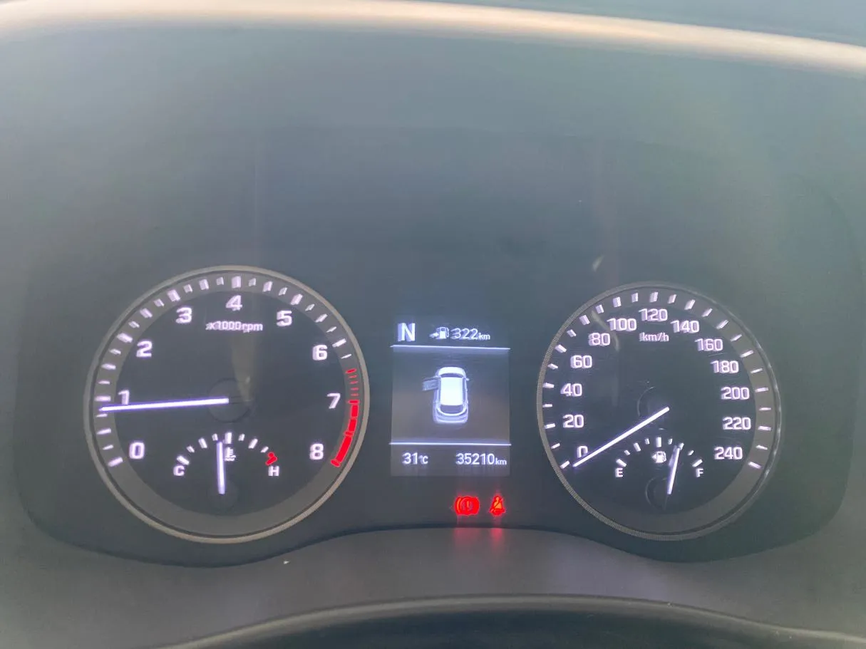 Car image 17