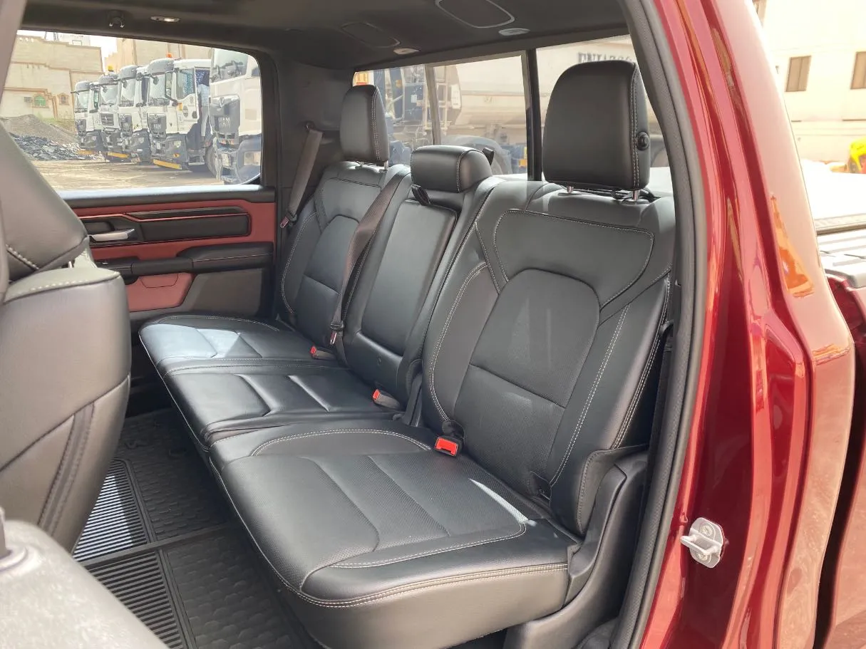 Car image 13