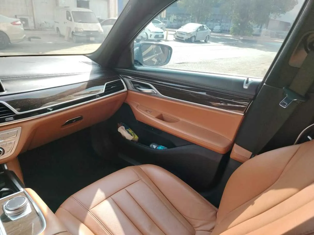 Car image 33