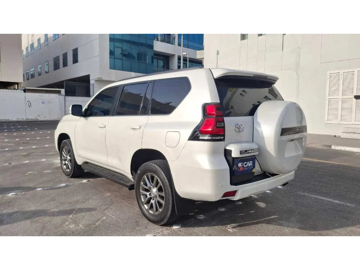 Car image 7