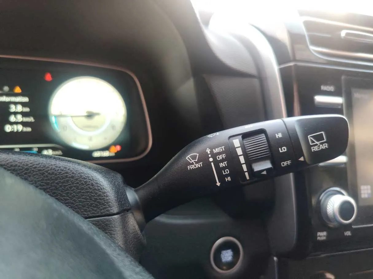 Car image 30