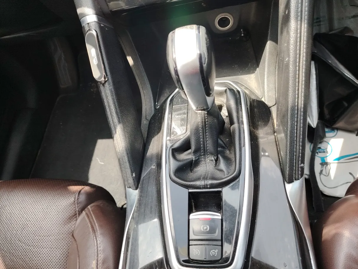 Car image 18