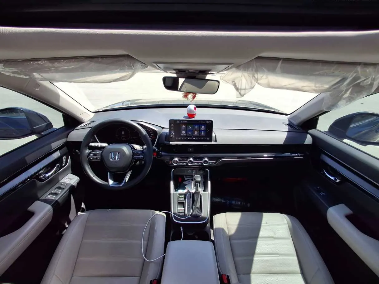 Car image 17