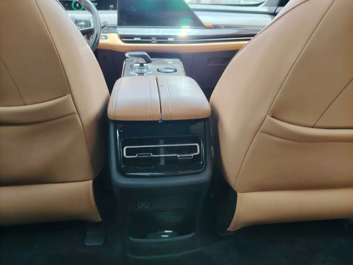 Car image 29