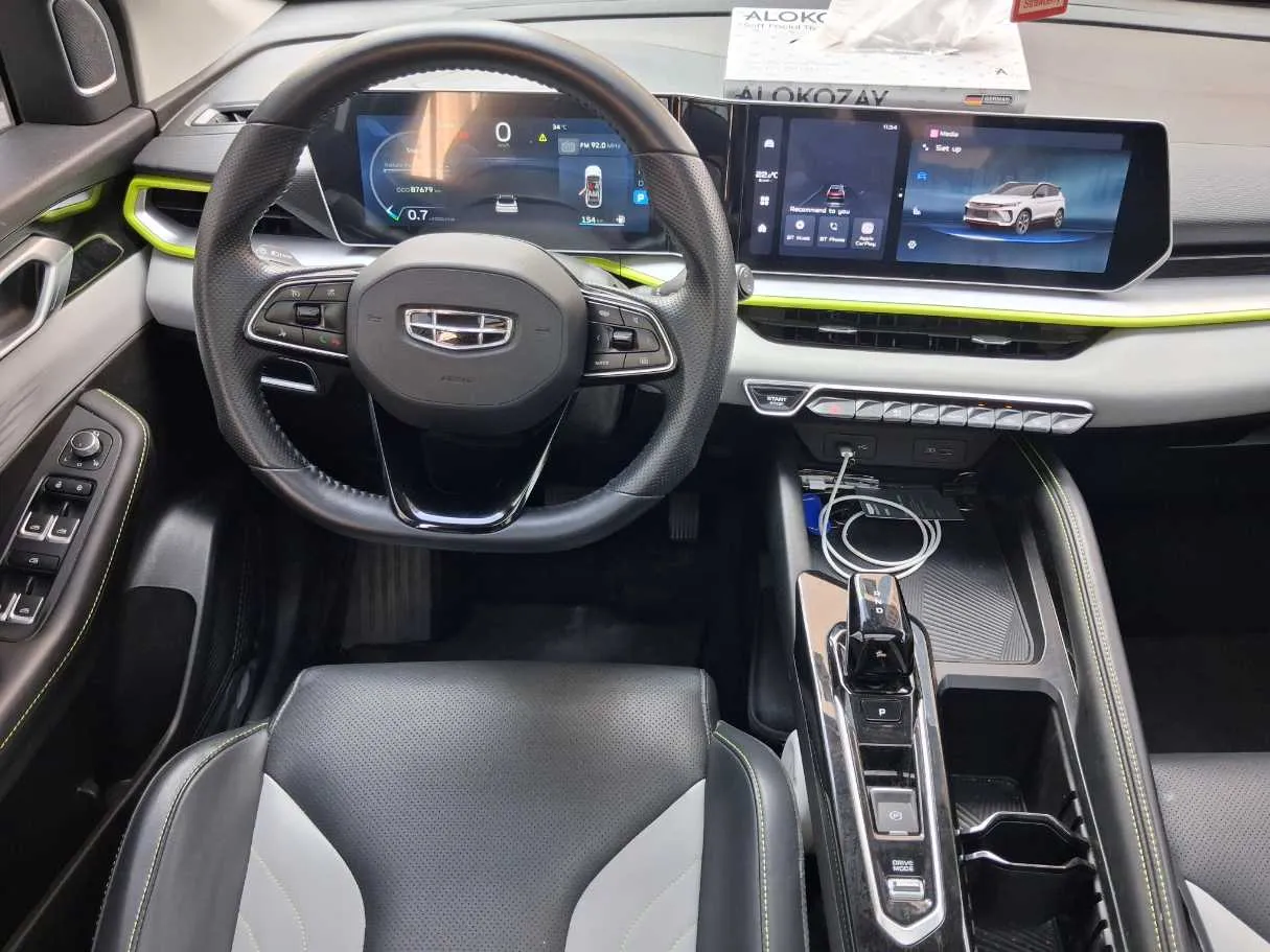 Car image 16