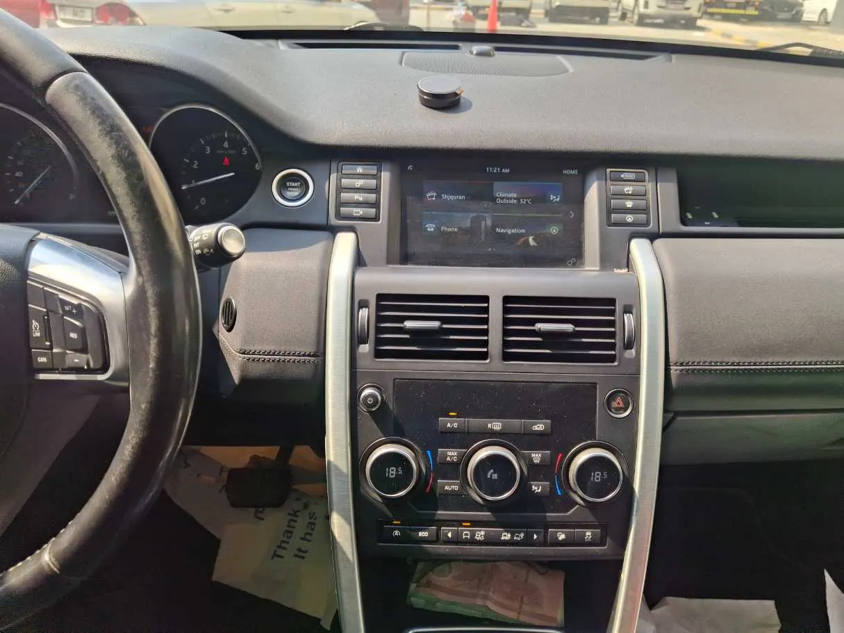 Car image 16