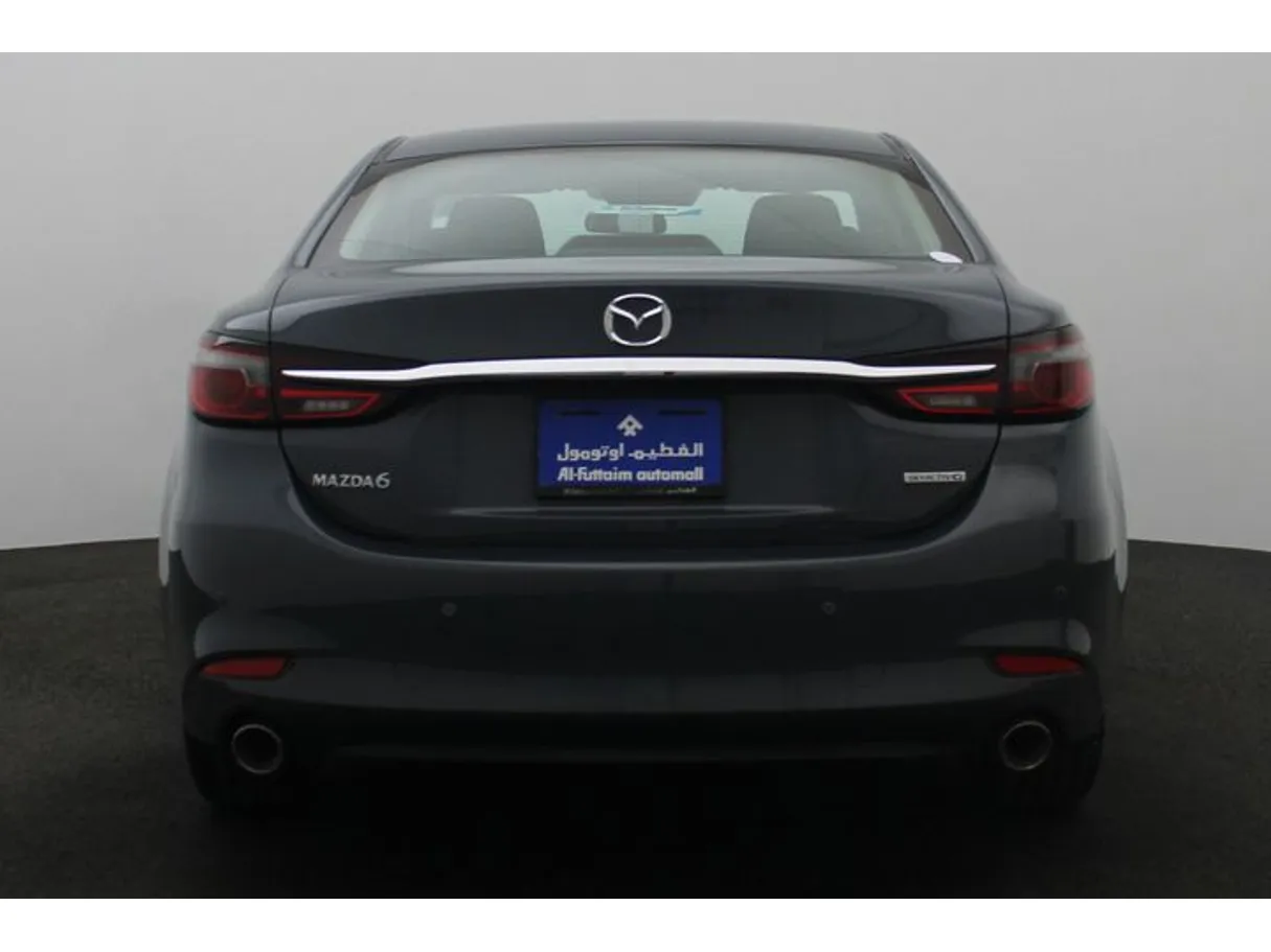 Car image 12