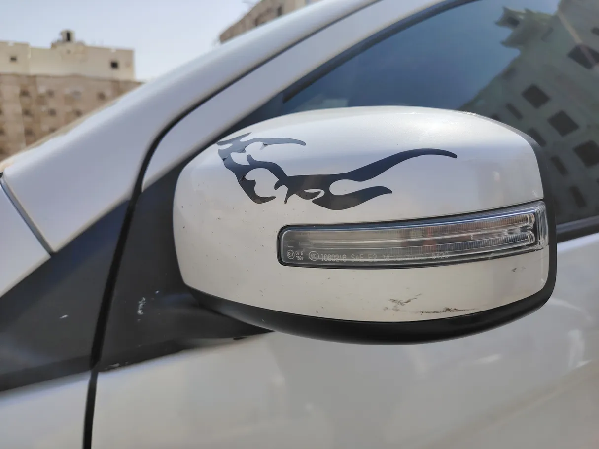 Car image 24