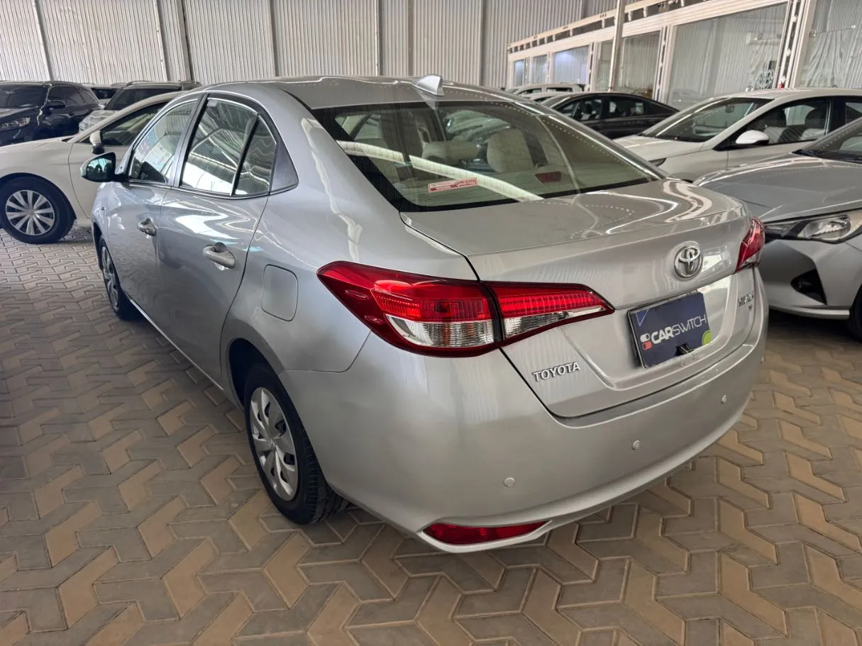 Car image 6