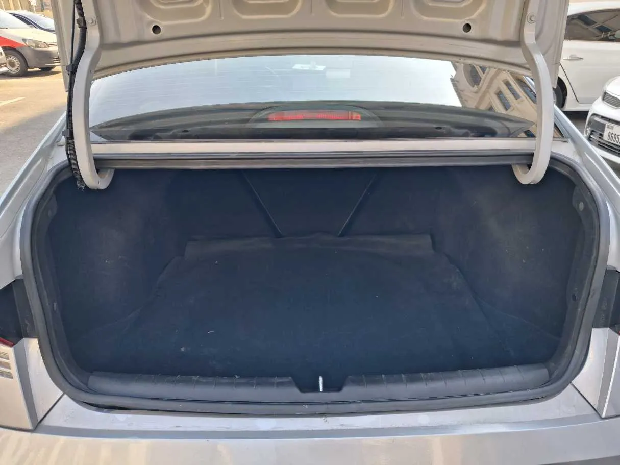 Car image 18