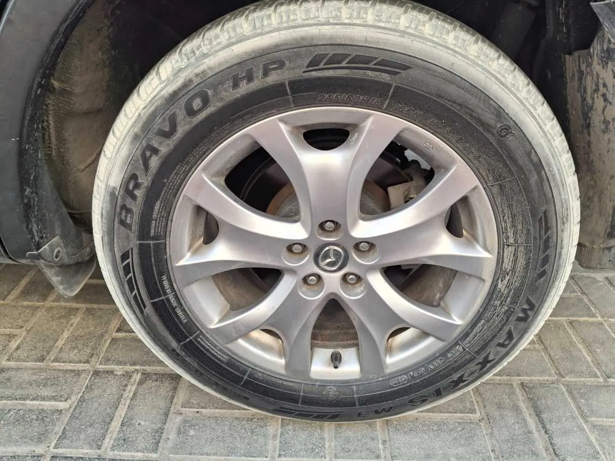 Car image 10