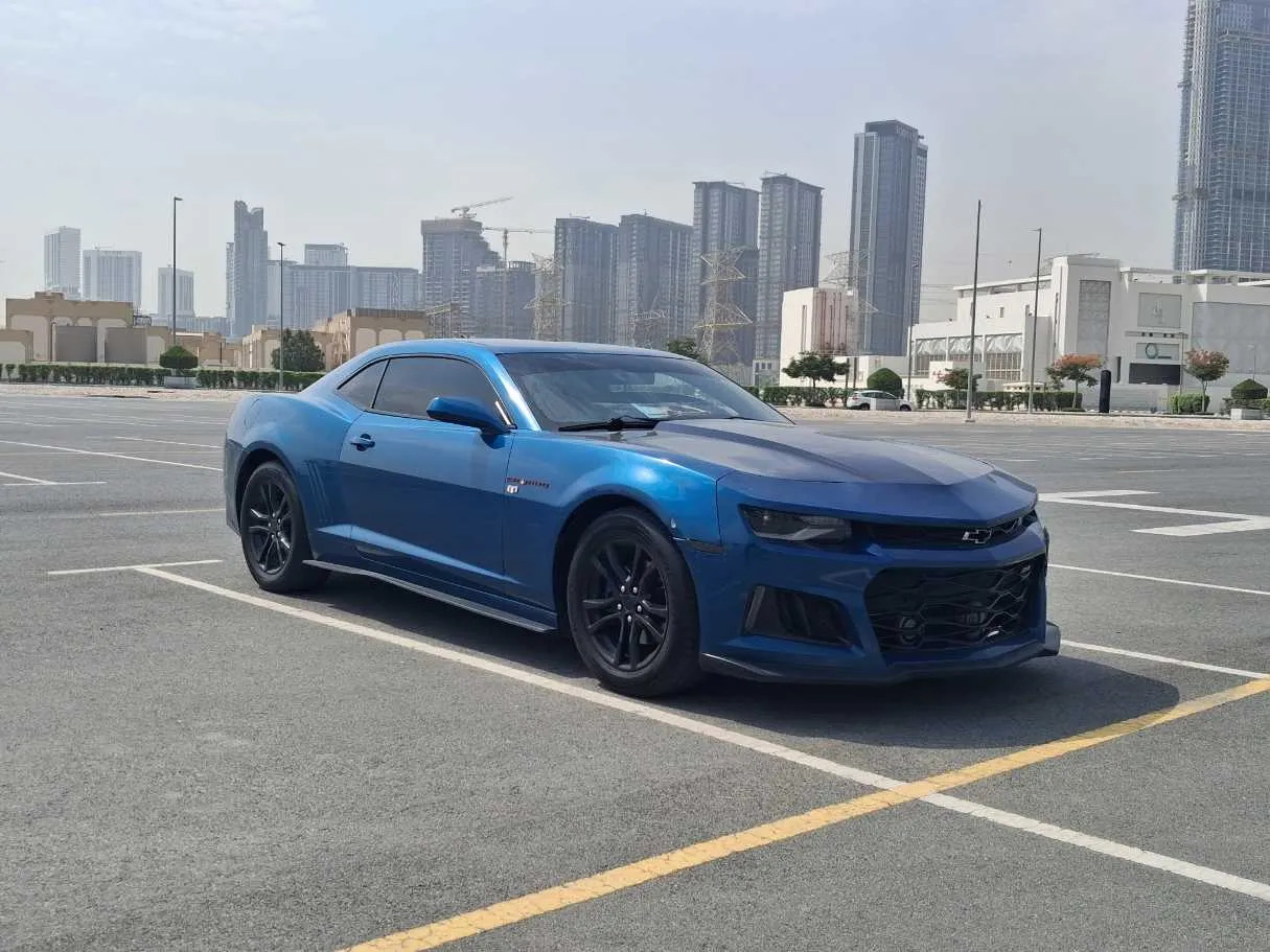 Car image 3