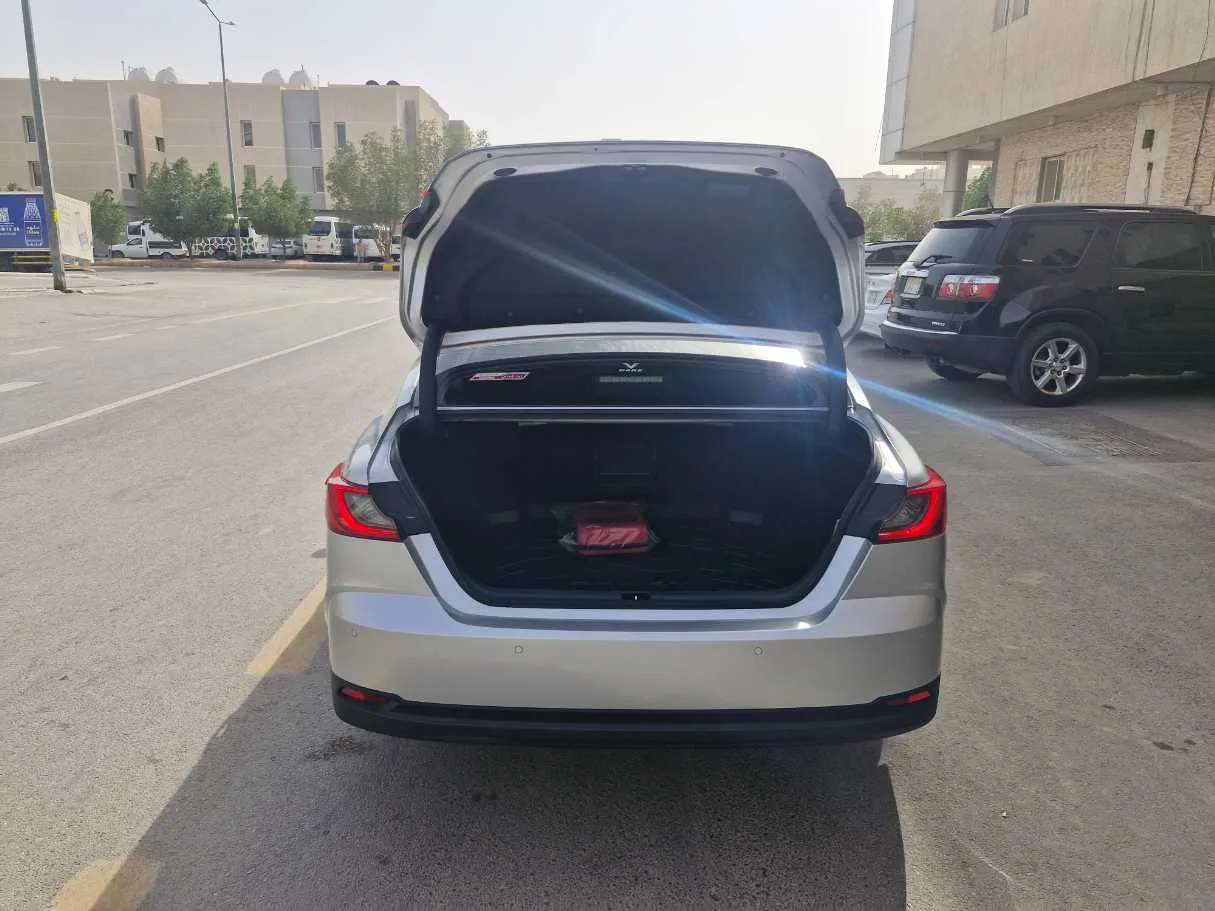 Car image 21