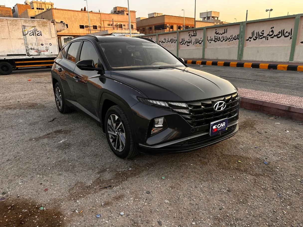 Car image 3