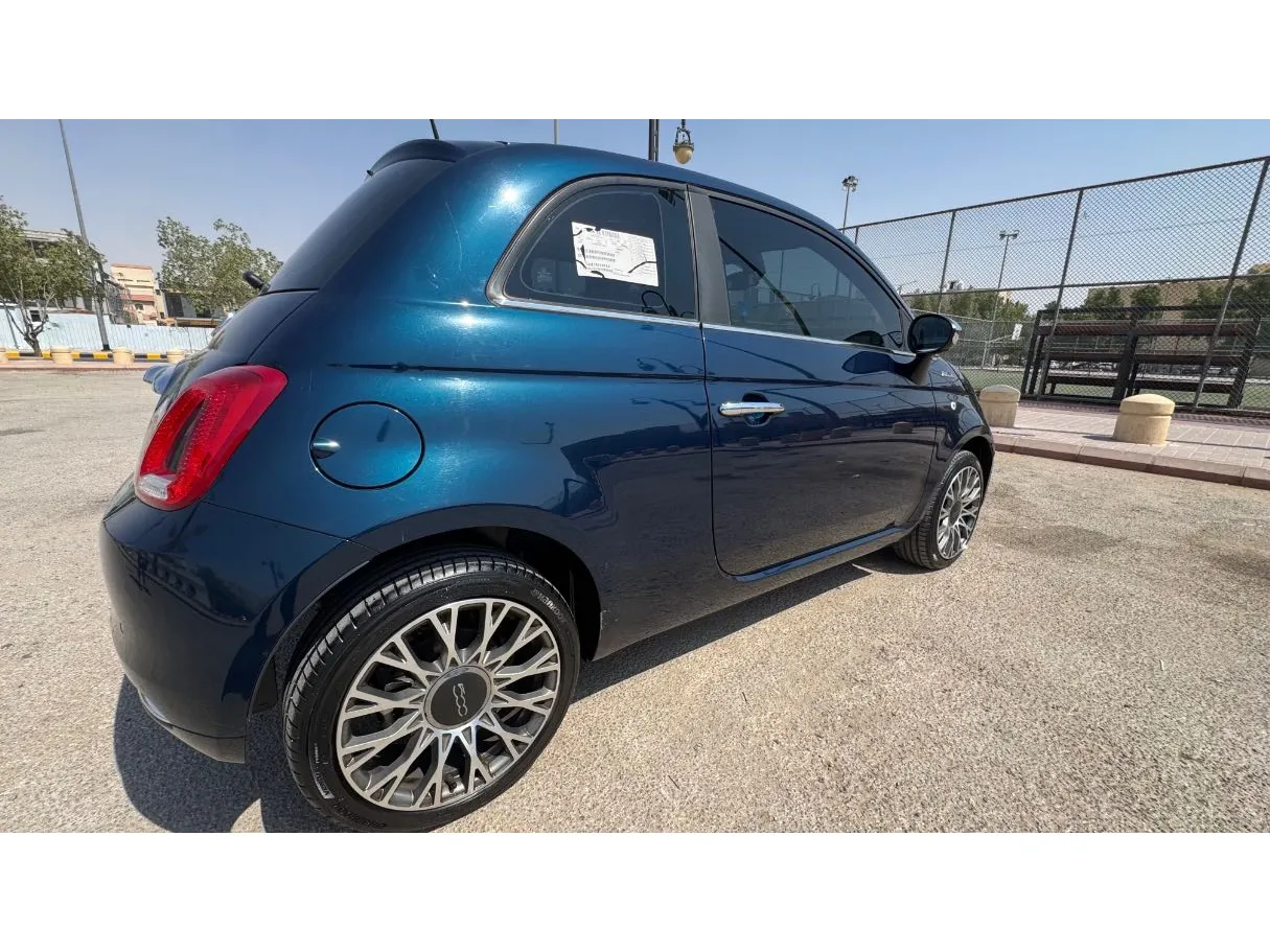 Car image 5