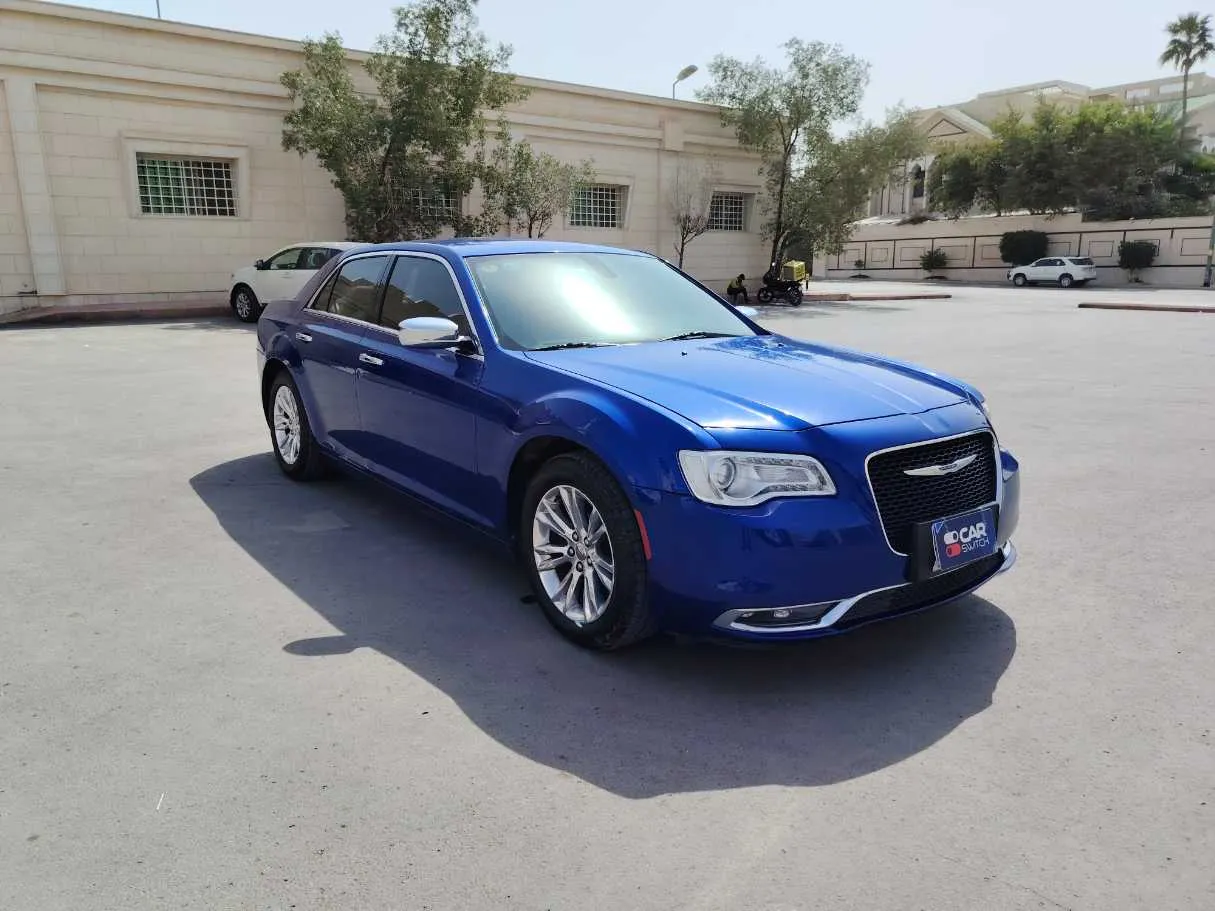Car image 3