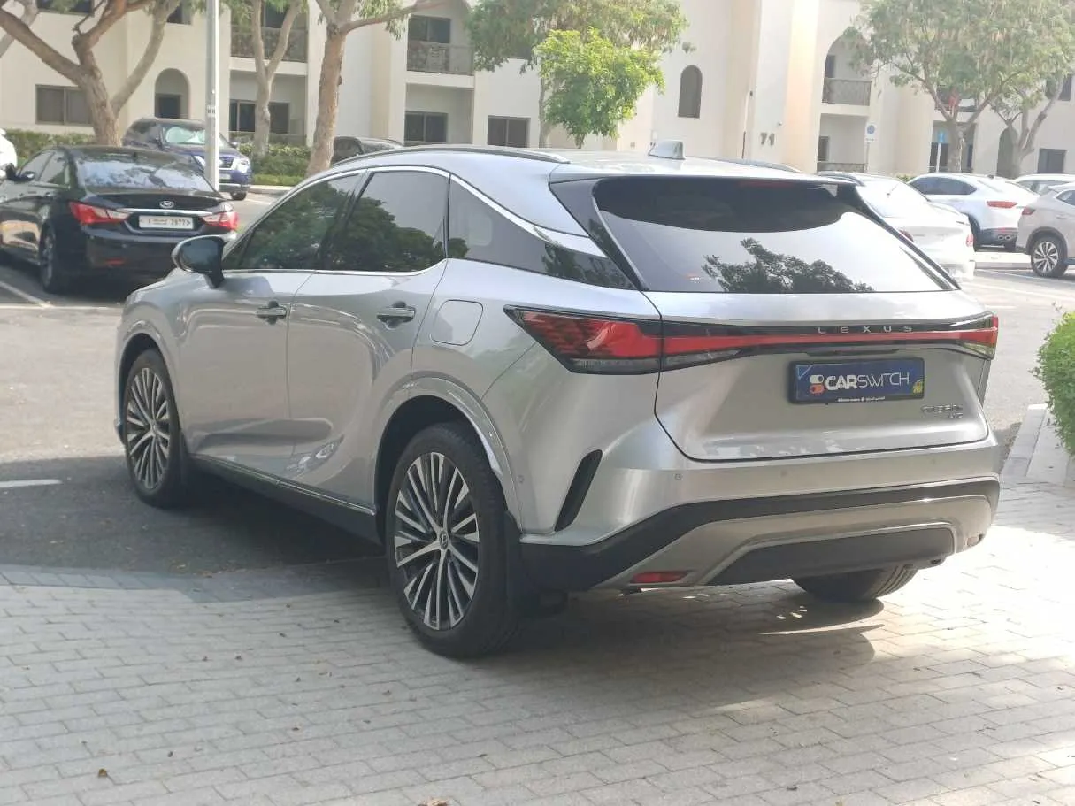 Car image 5