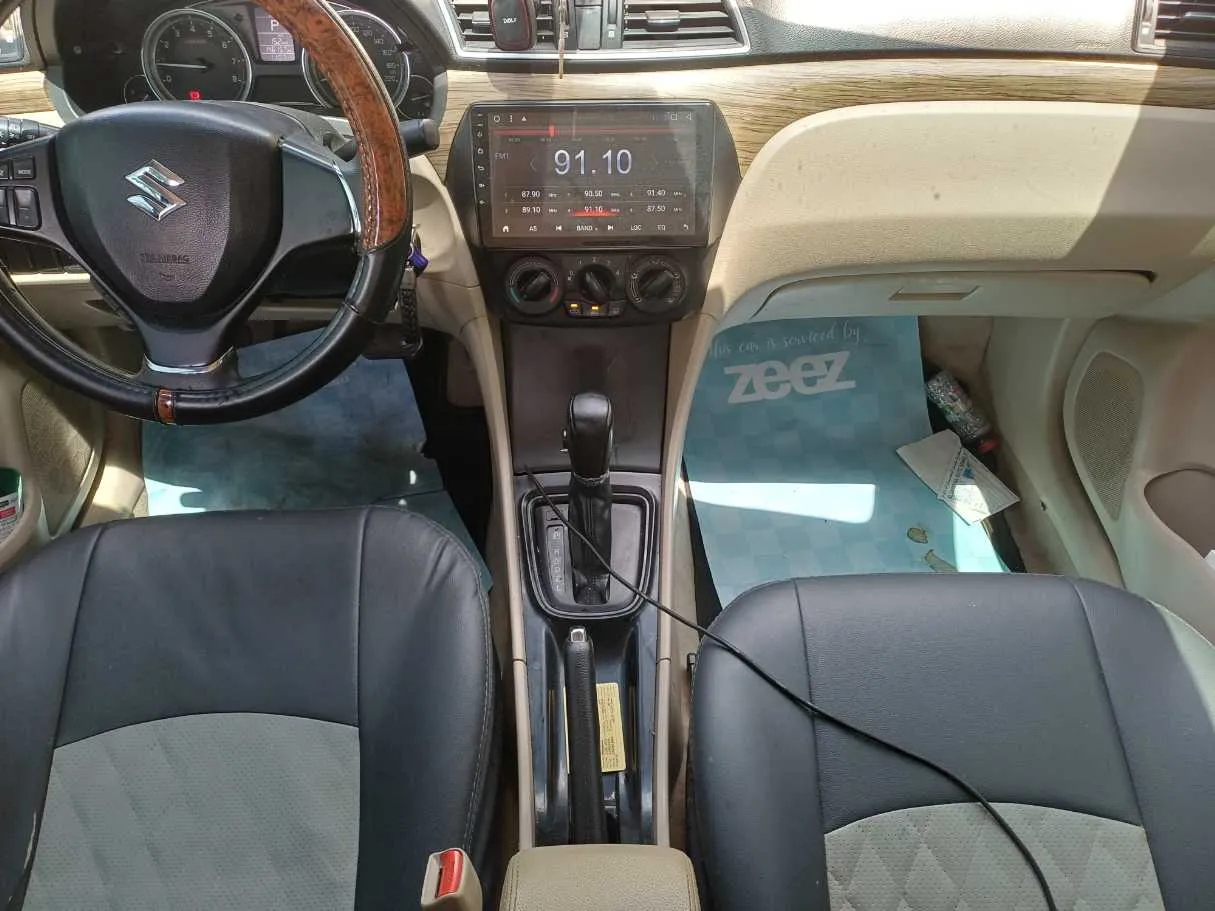 Car image 15