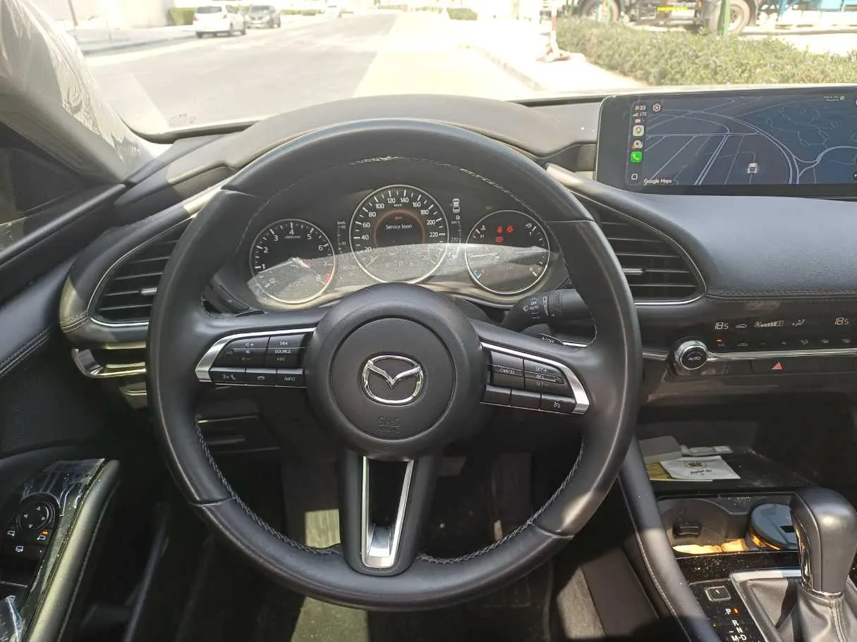 Car image 14