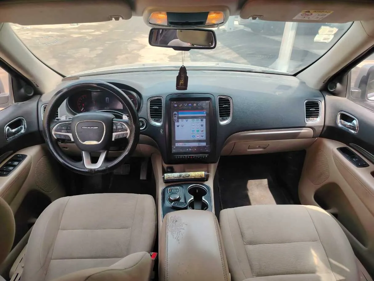 Car image 24