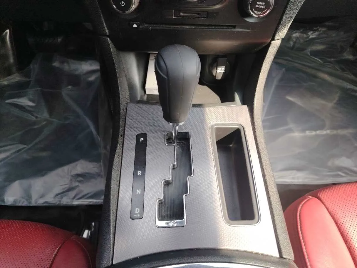 Car image 18