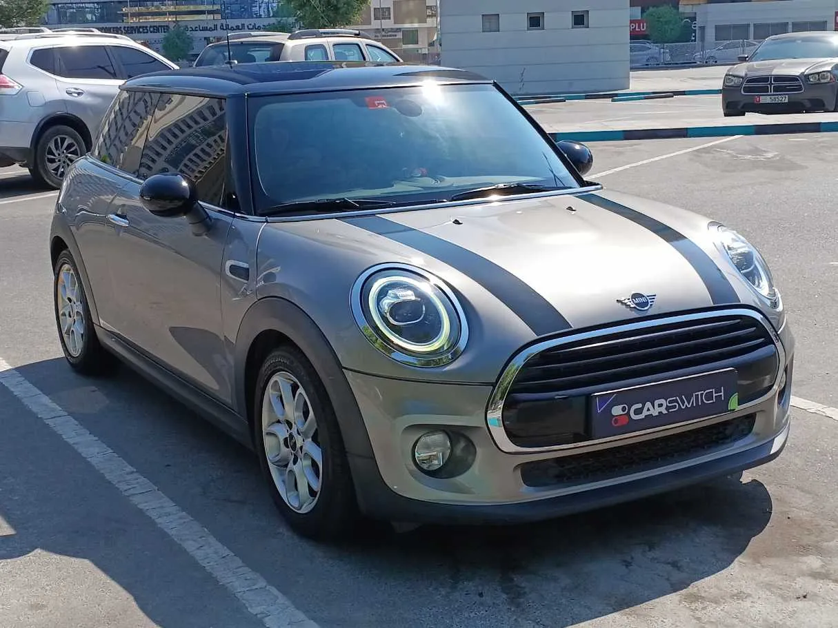 Car image 3