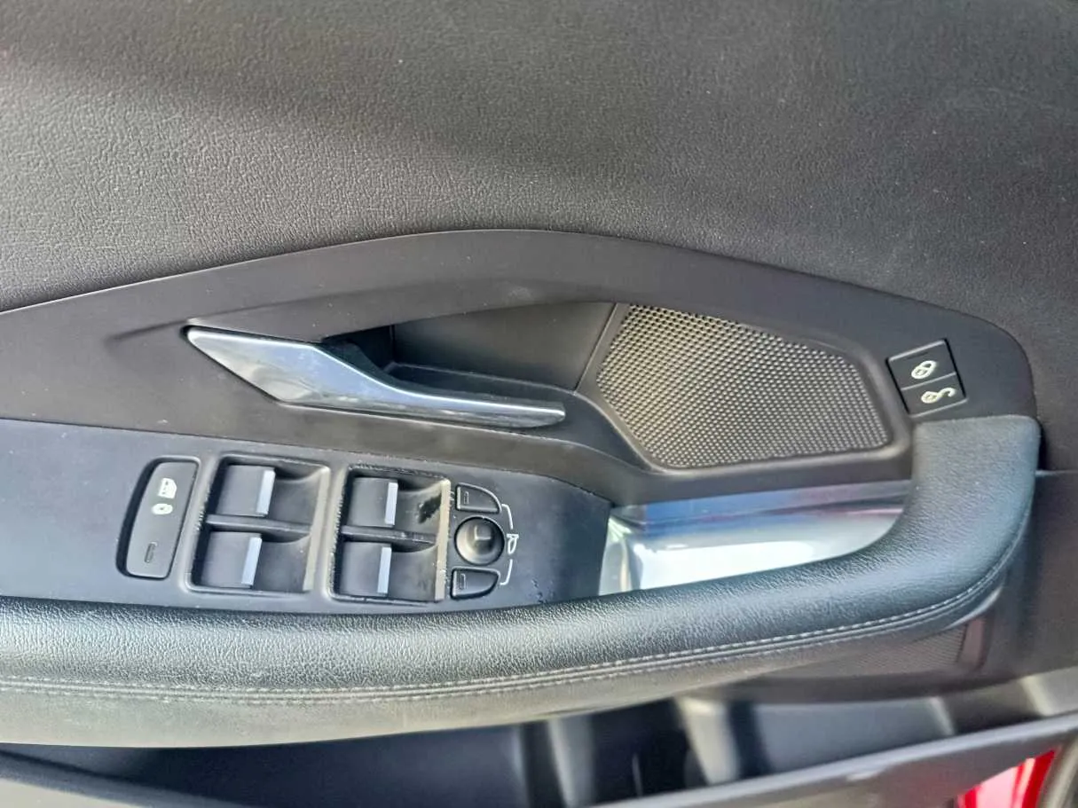 Car image 34