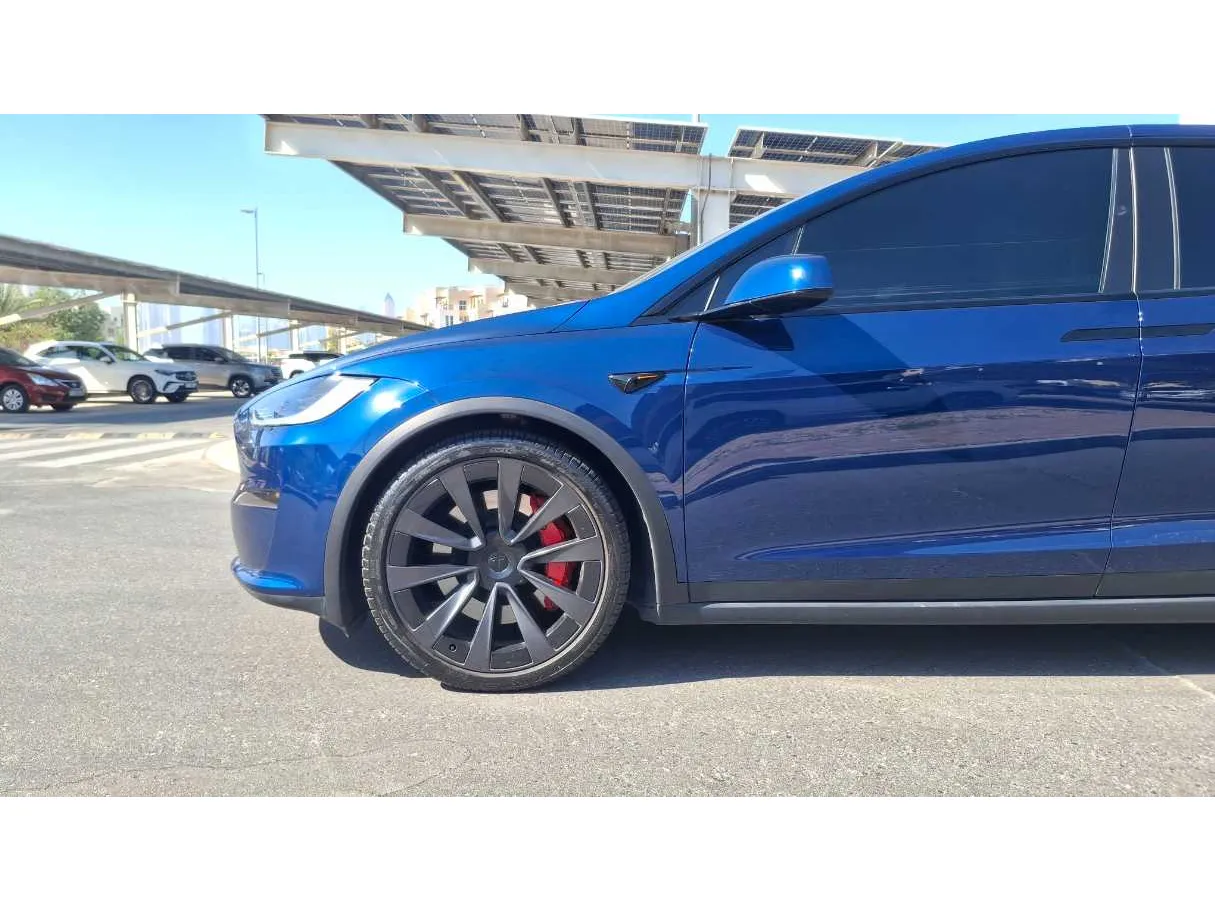 Car image 9