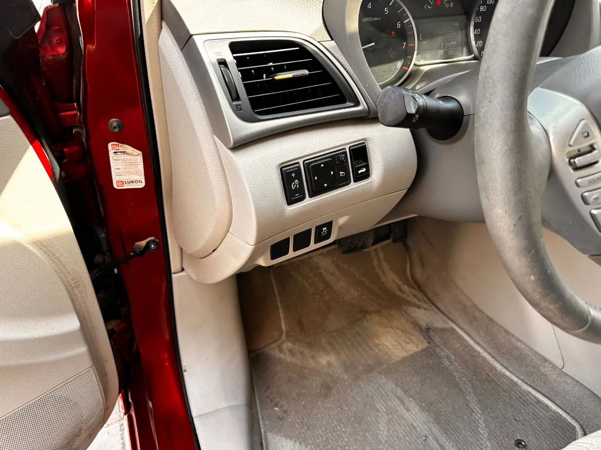 Car image 23