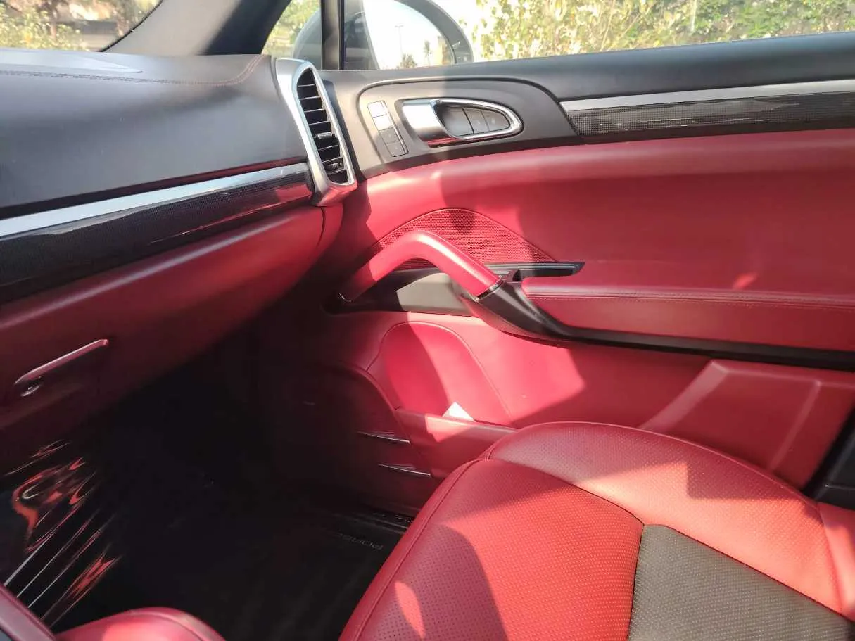 Car image 36