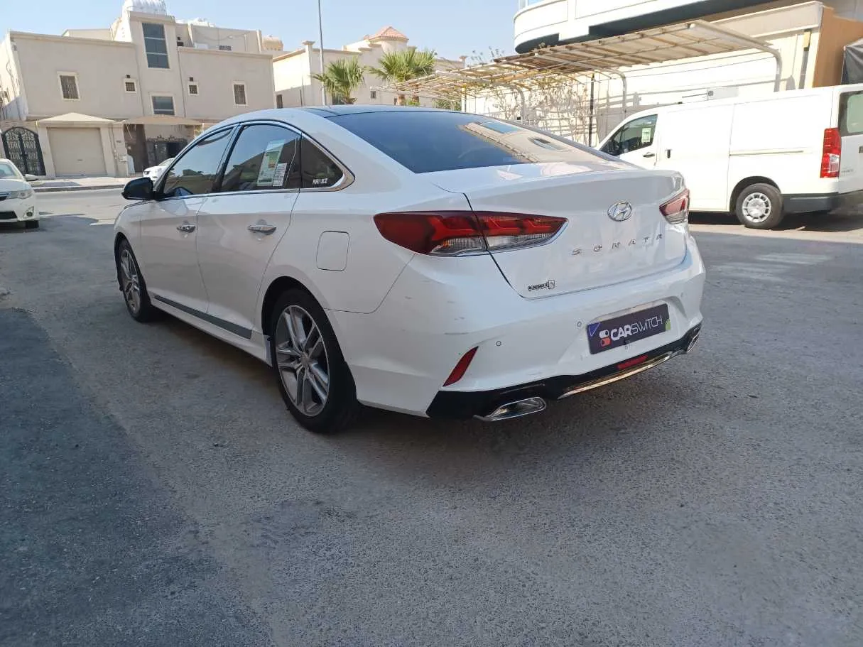 Car image 7