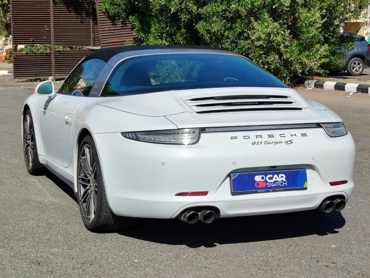 Car image 7