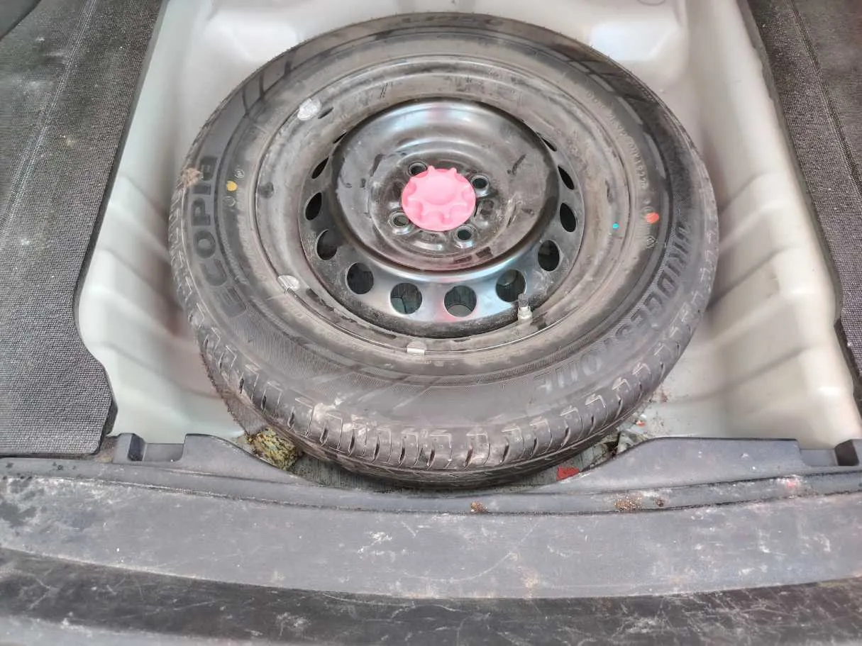 Car image 21