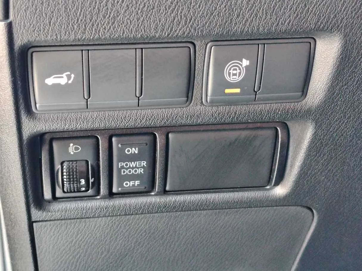 Car image 34