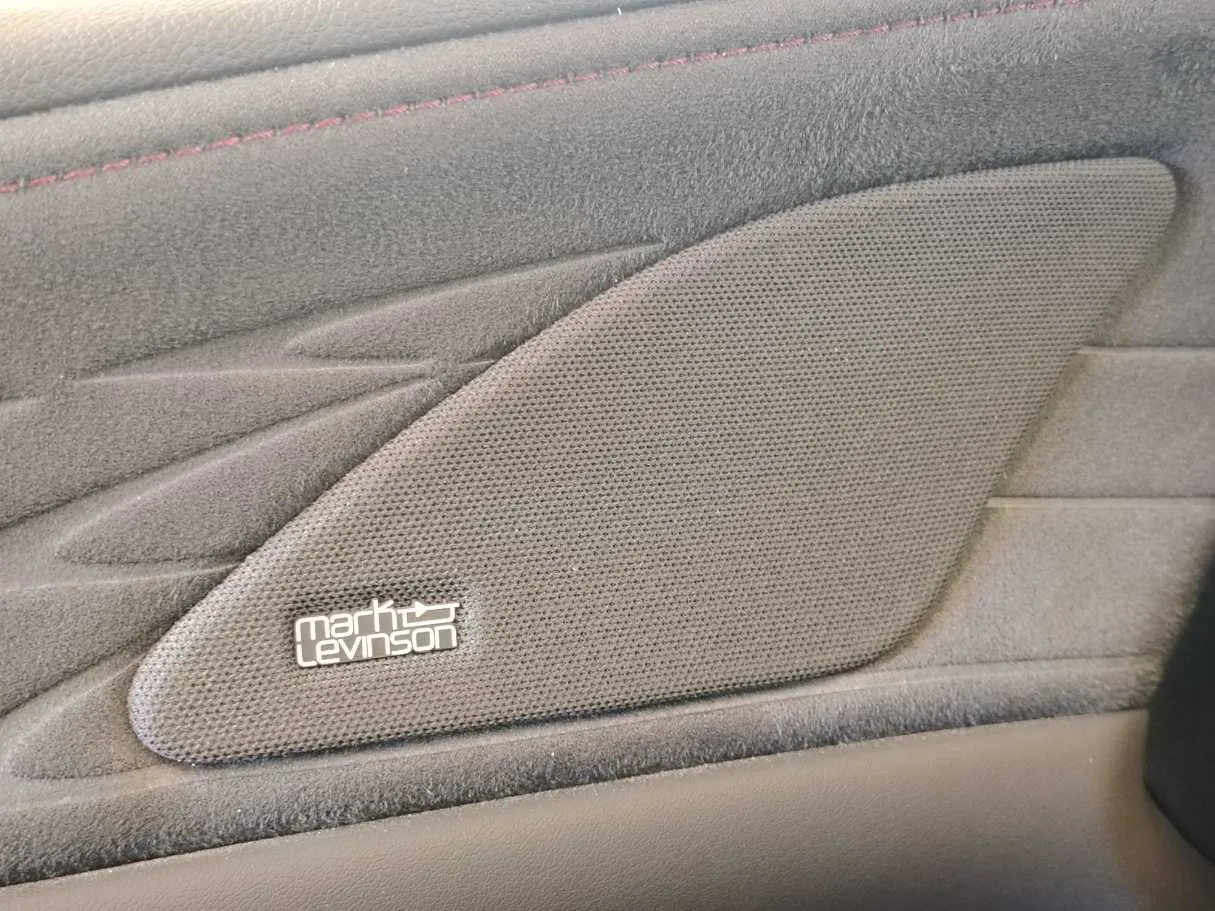 Car image 35