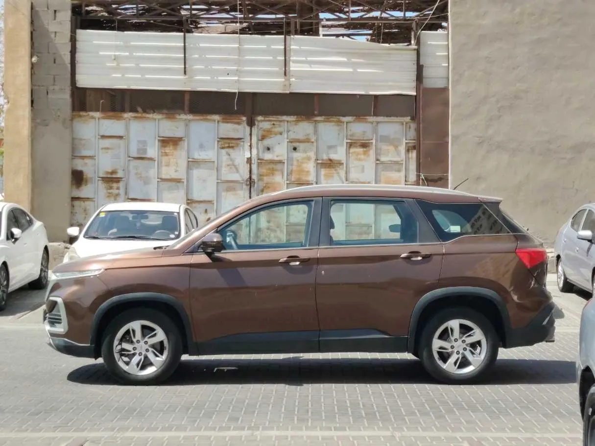 Car image 8
