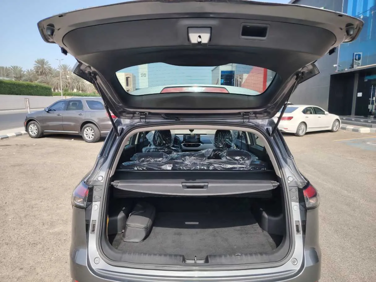 Car image 23