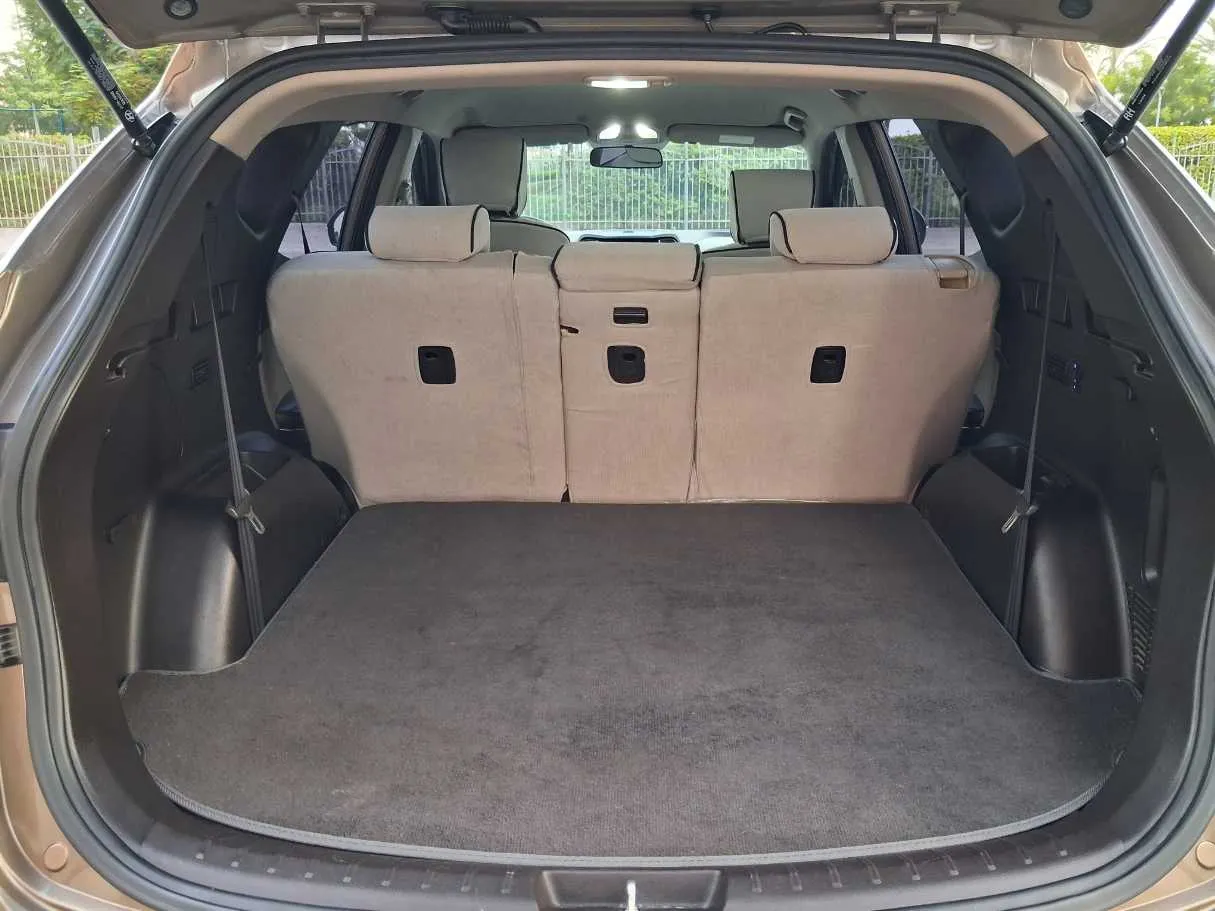 Car image 21