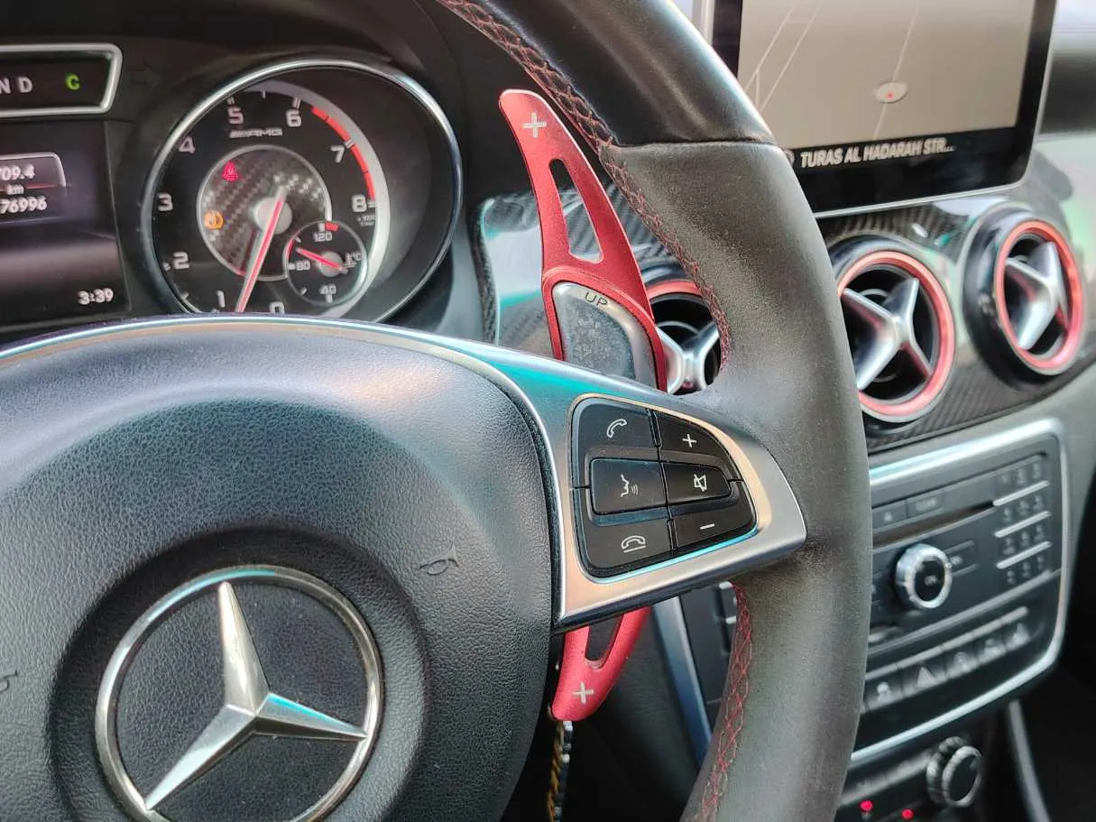 Car image 30