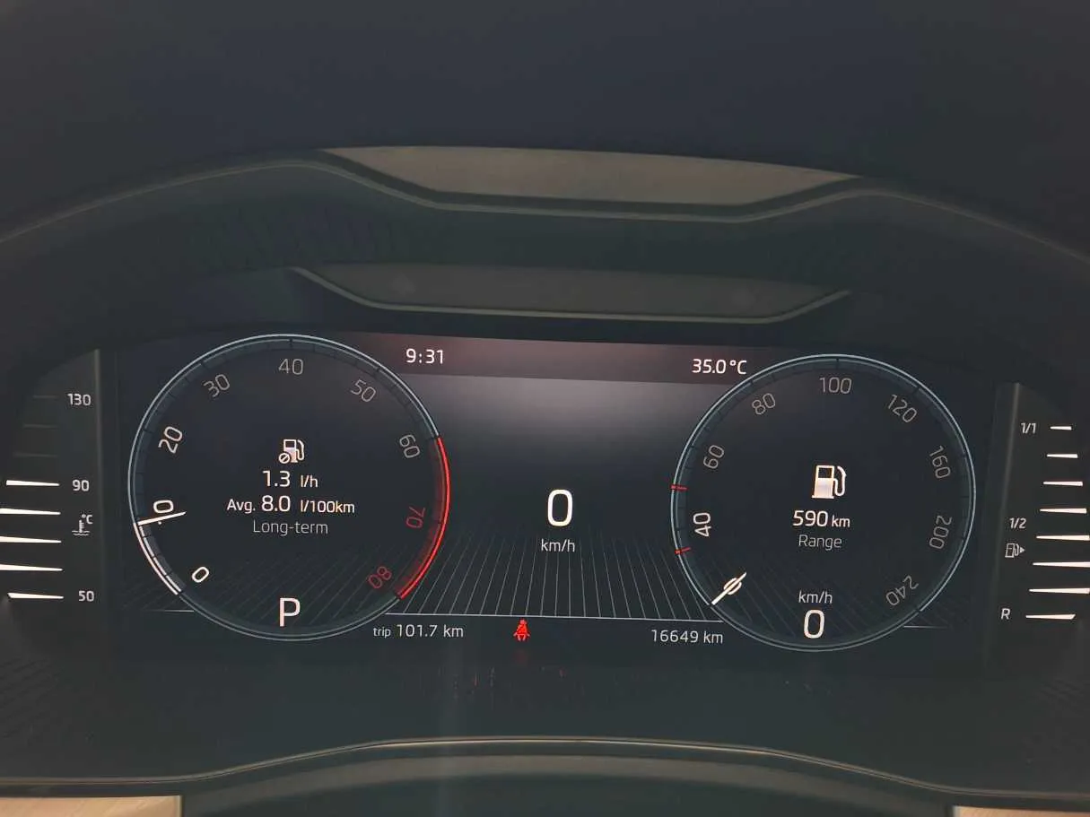 Car image 18