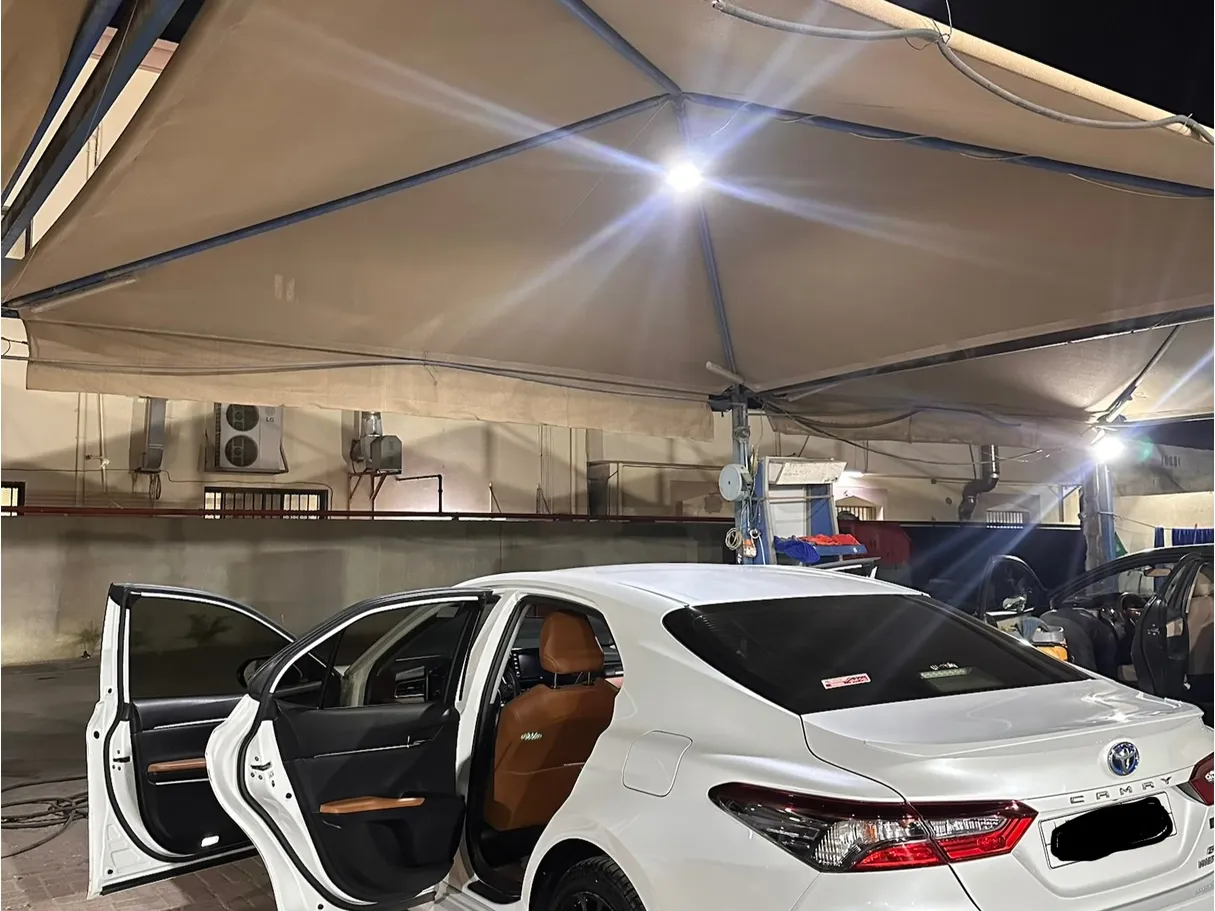 Car image 4