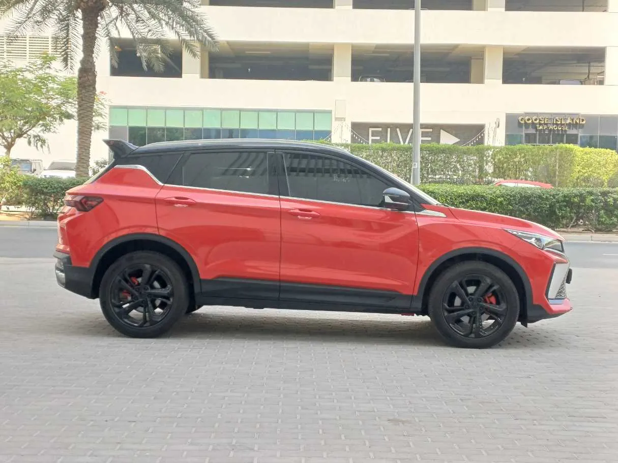 Car image 3