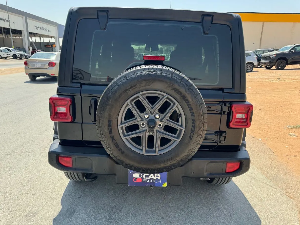 Car image 6