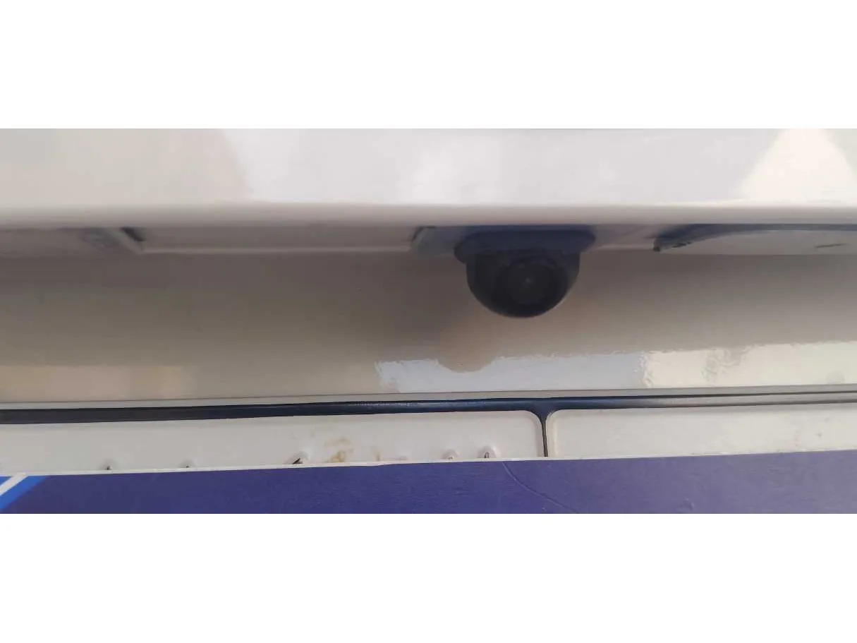 Car image 29