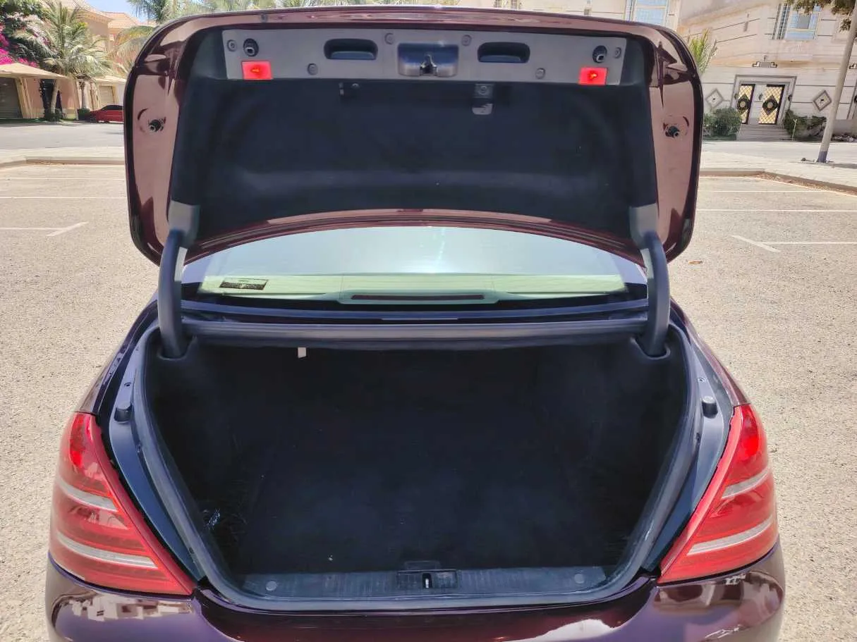 Car image 24